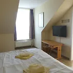 Appartementhaus Binzer Sterne Haus 1 *